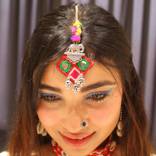 Attractive & Colourful Gamthi Maang Tika