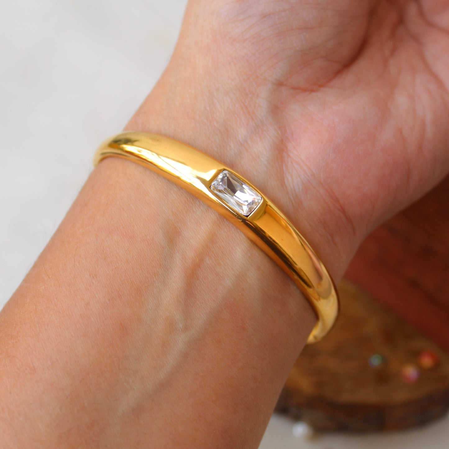 Classic & Sleek Golden Anti-Tarnish Bracelet