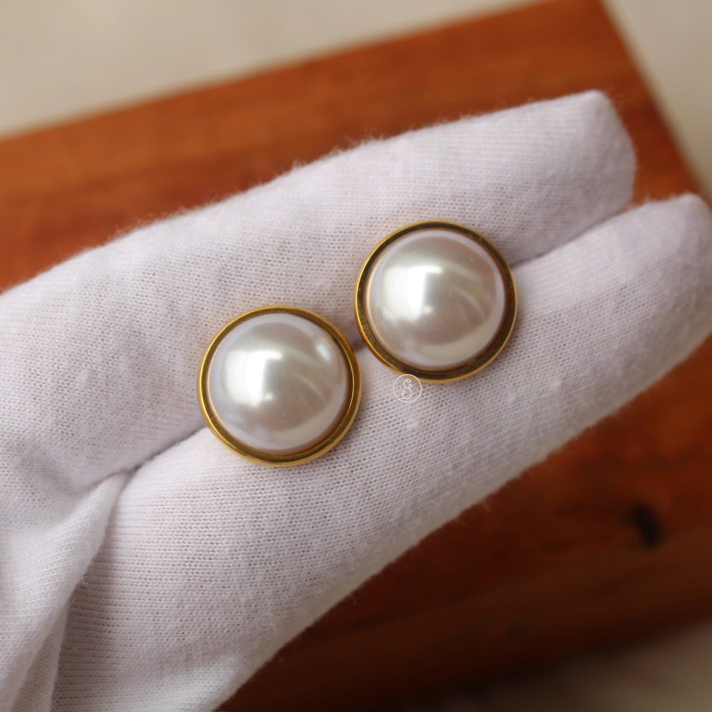 Pretty Pearls Anti-Tarnish Golden Studs