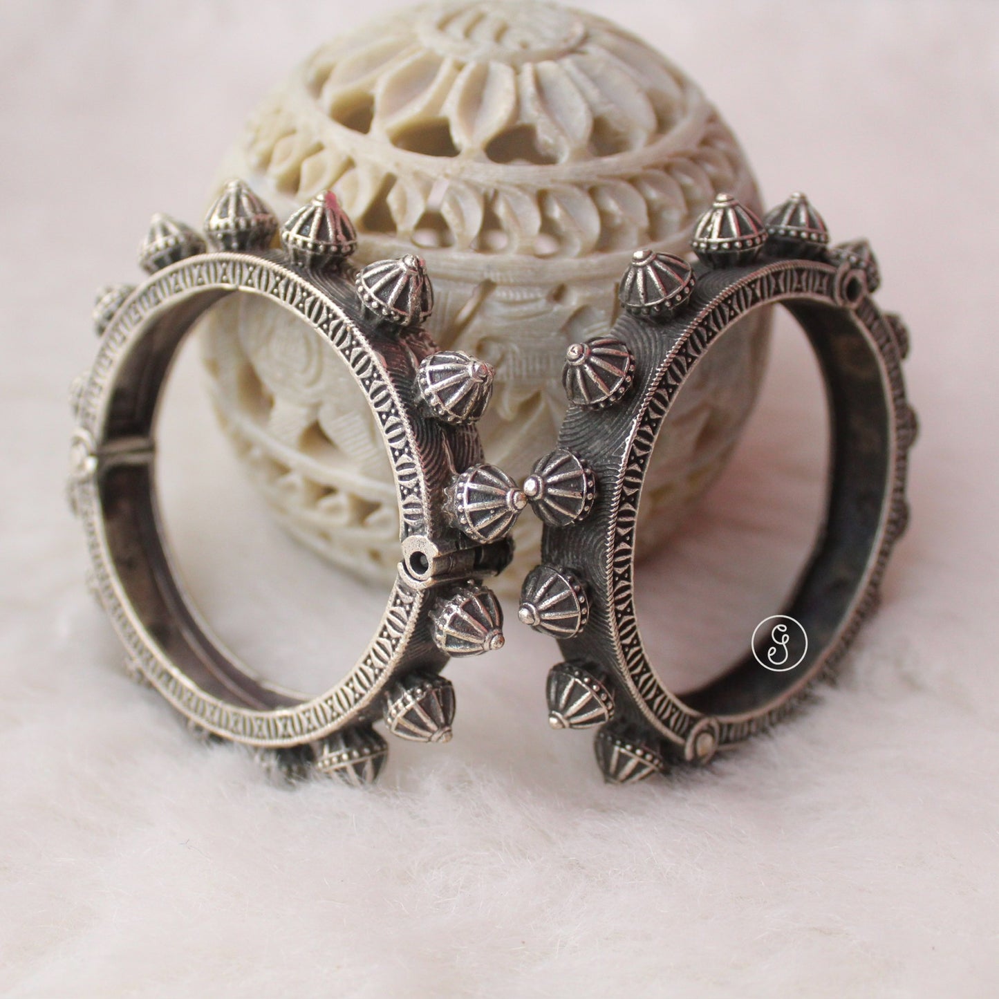 Antique Gumbad Design Brass Bracelet Pair