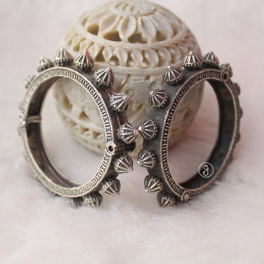 Antique Gumbad Design Brass Bracelet Pair