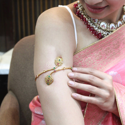 Elegant Golden Adjustable Armlet