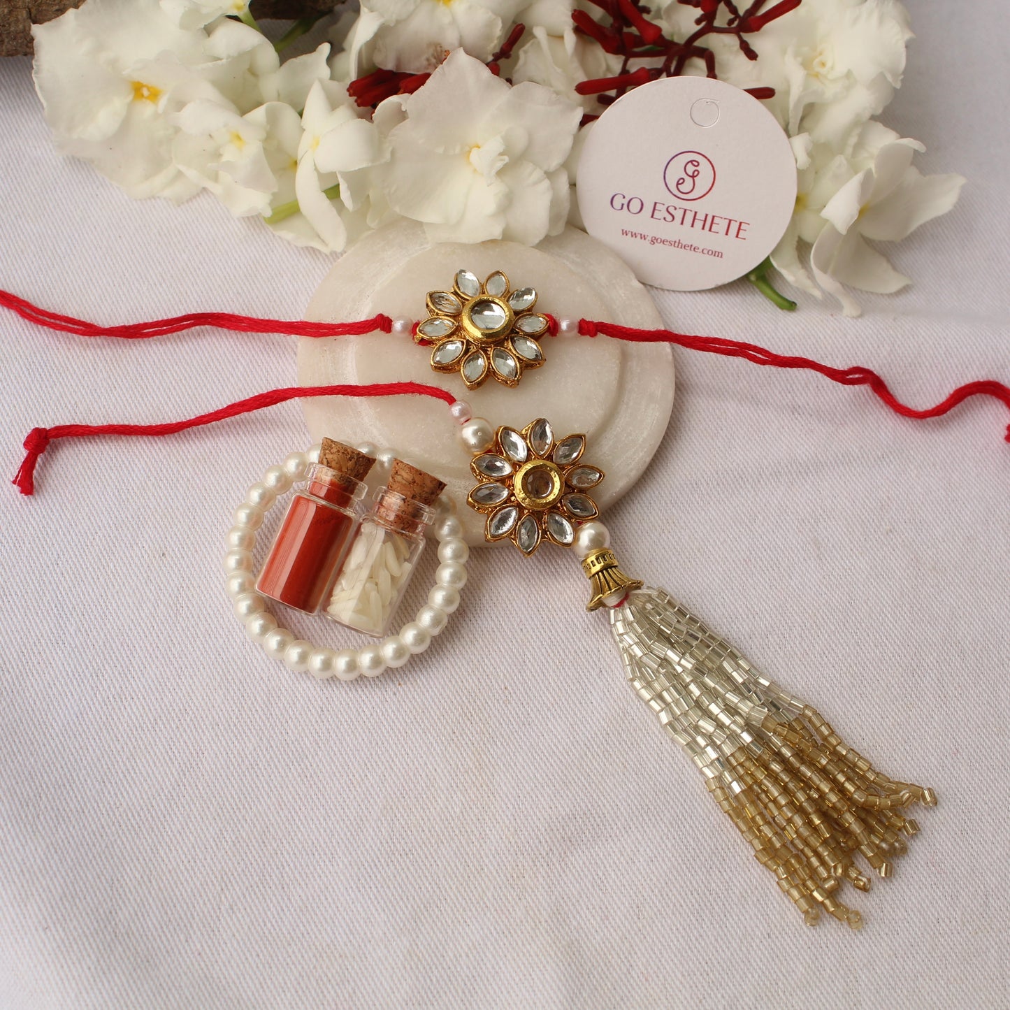 Beautiful Kundan Flower Rakhi For Bhai-Bhabhi