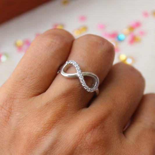 92.5 Sterling Silver Infinity Design Ring