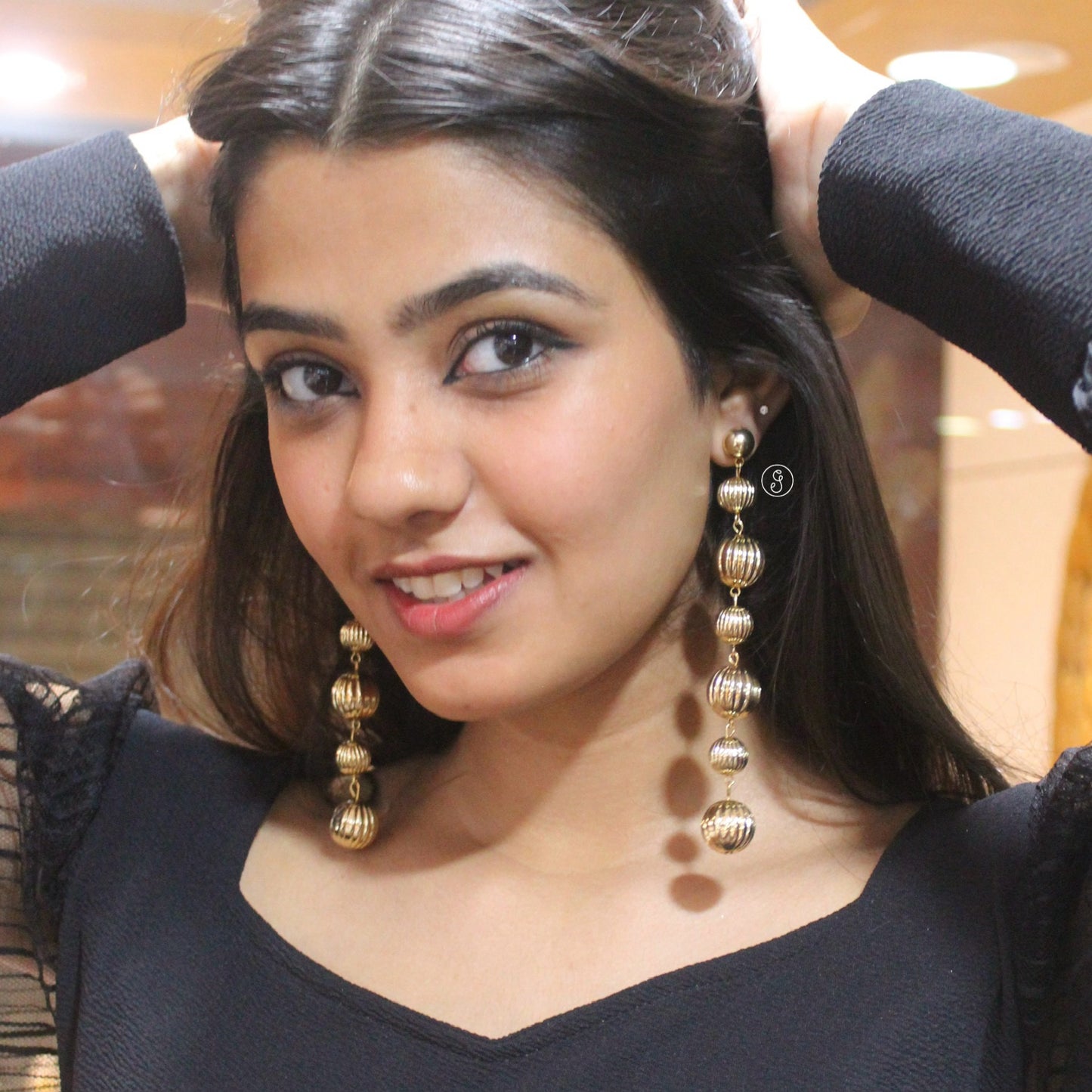 Stunning Celebs Inspired Long Golden Earrings