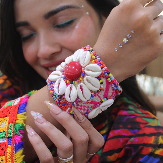 Shells Work Colourful Gamthi Bracelet (Single)