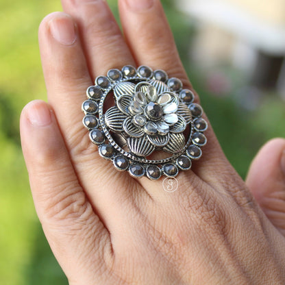 Beautiful Mirrors & Stones Work Ring