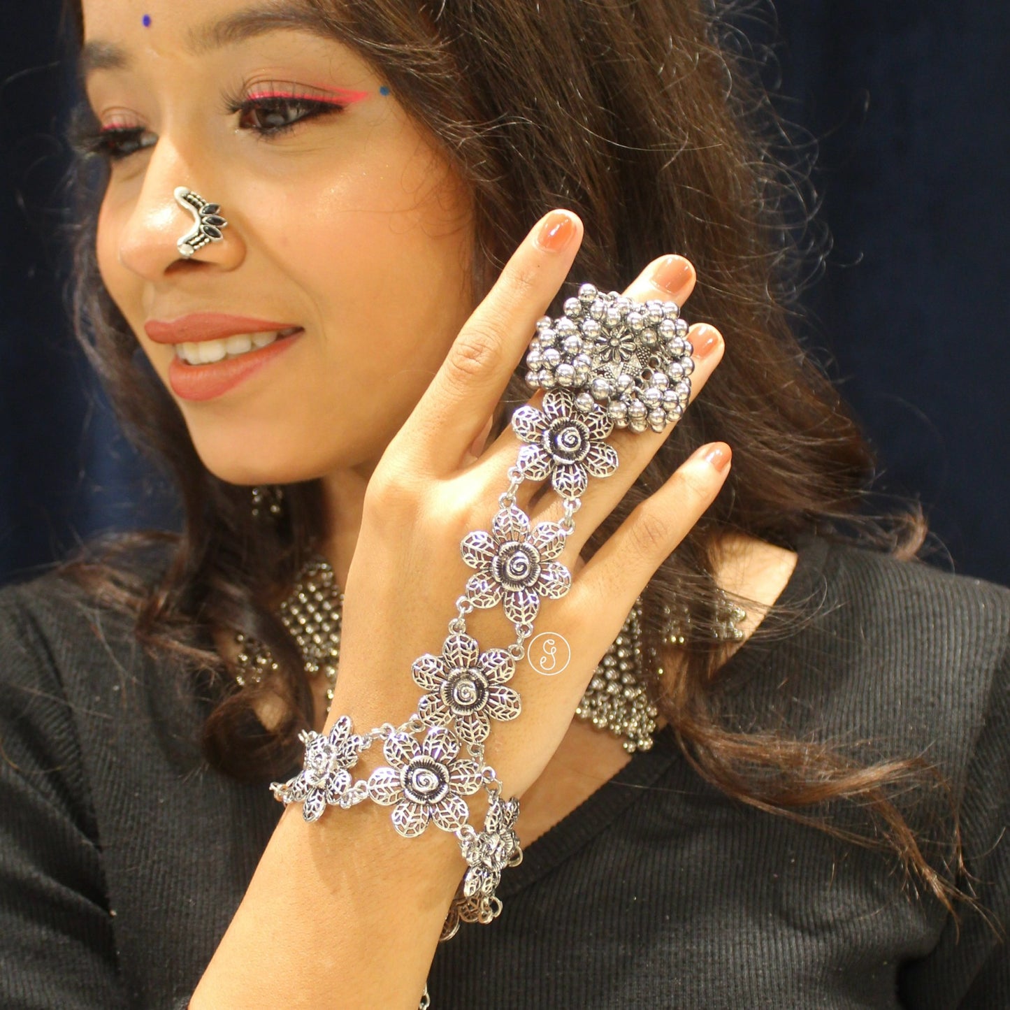 Flower Design Oxidised Silver Hathful Bracelet(Single)