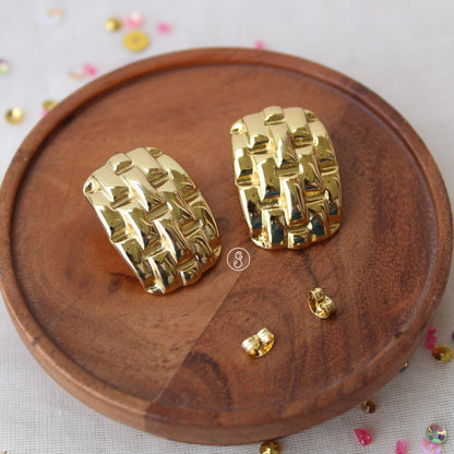 Stunning Golden Anti-tarnish Studs Earrings