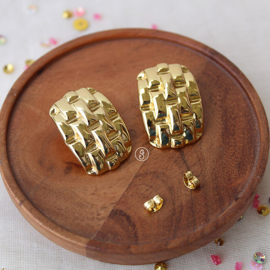 Stunning Golden Anti-tarnish Studs Earrings