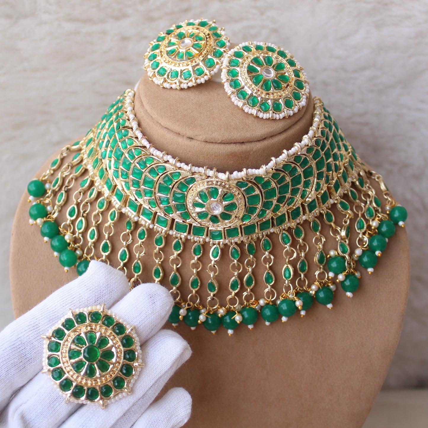 Fabulous Green Choker Set With Adjustable Ring