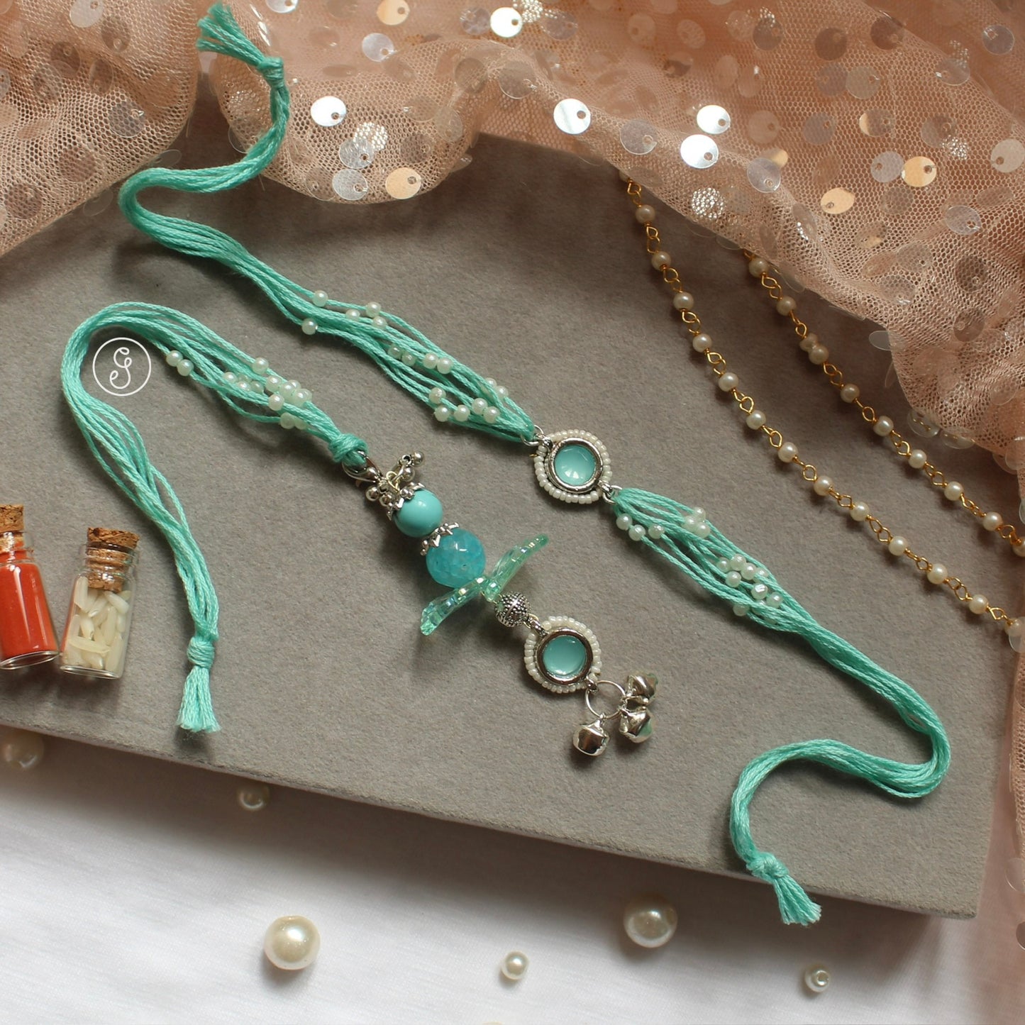 Minimal Kundan Bhai & Bhabhi Rakhi with Detachable Charm