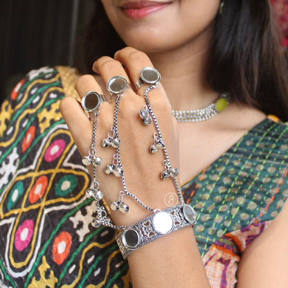 Mirrors & Ghungroo Hathphool Bracelet (Single)