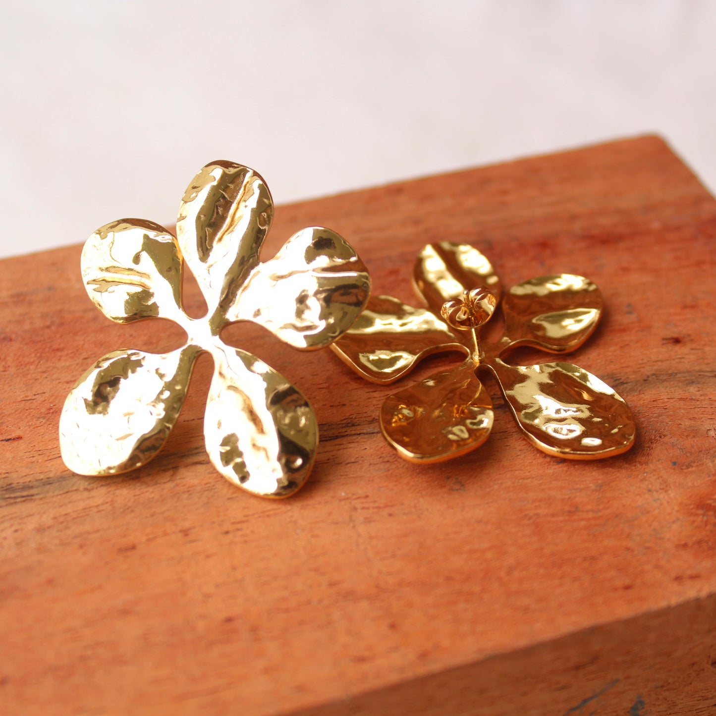 Celebrity Inspired Classic Flower Earrings