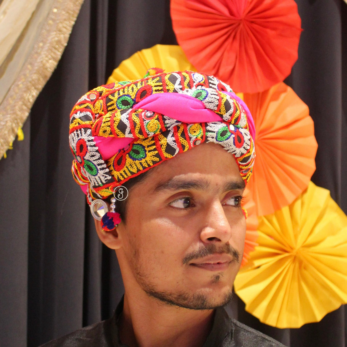 Pink Gamthi Style Multicoloured Embroidered Unisex Pagdi