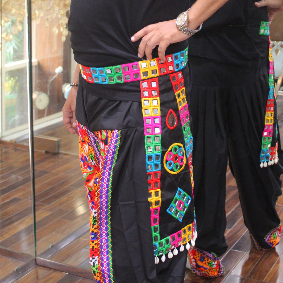 Multicoloured Mirror & Shells Design Waist-belt
