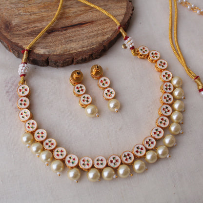 Elegant & Evergreen Kundan & Pearls Necklace Set