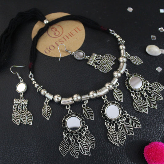 Pretty Mirror & Leaf Work Choker Set