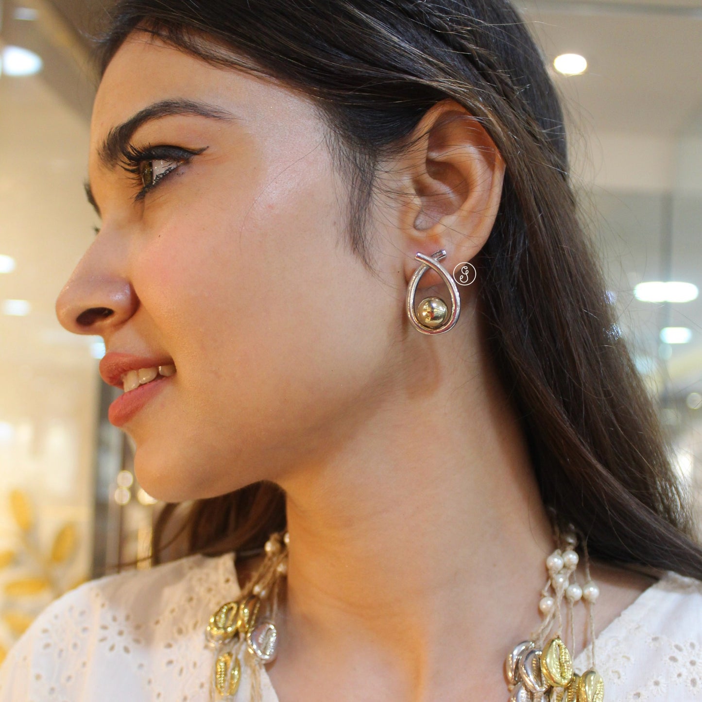 Classic Jute & Brass Shells Necklace Set