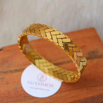 Classy Golden Stainless Steel Anti-Tarnish Bracelet