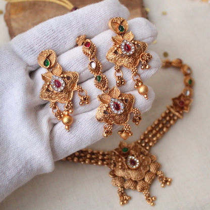 Antique Golden Necklace Set With Tika